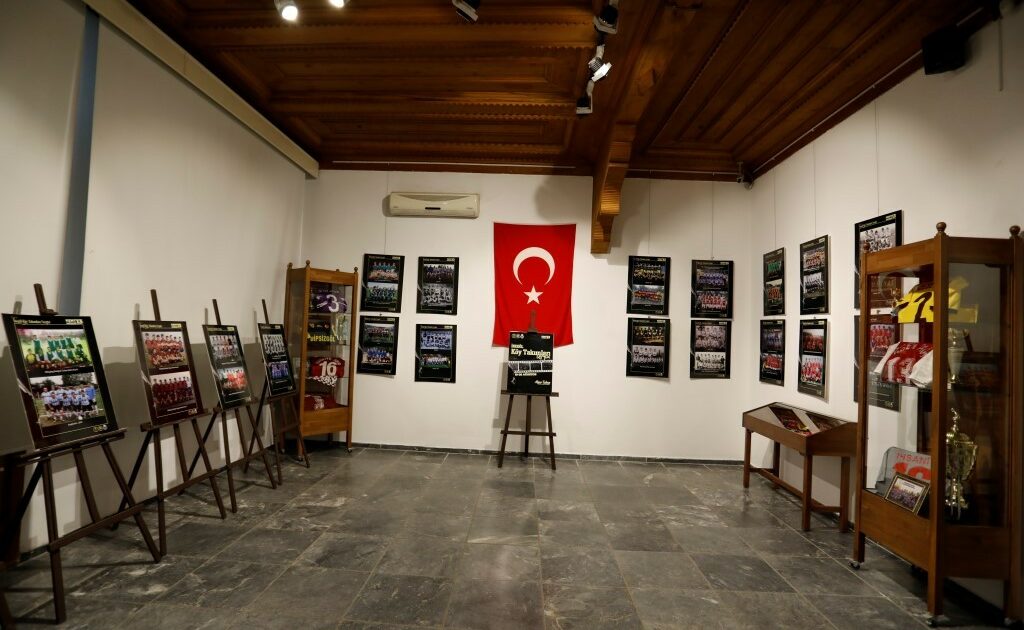 İnegöl’de Kent Müzesi’nde “Köy Takımları Sergisi” açıldı