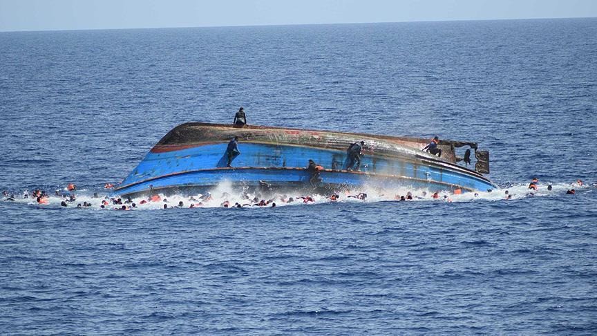 Hindistan’da yolcu teknesi battı: 3 ölü, 17 kayıp