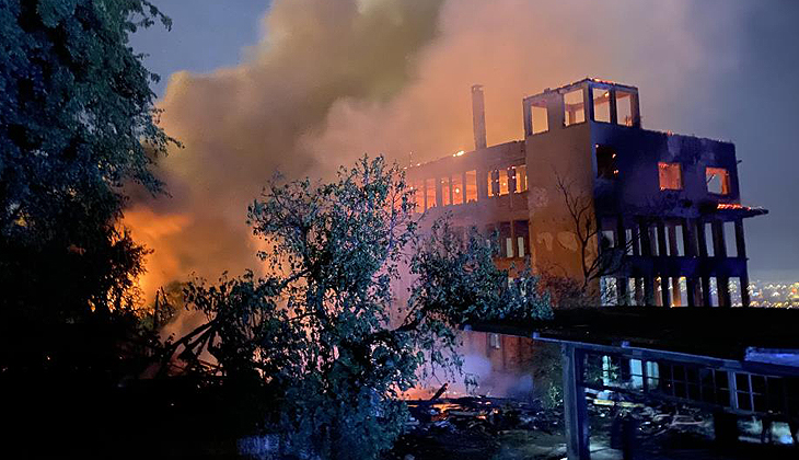 Bursa’da tarihi ipek fabrikasında büyük yangın
