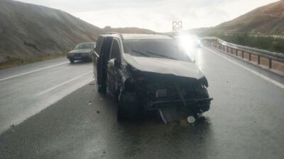 Bursa’da kontrolden çıkan kamyonet kaza yaptı: 4 kişi yaralandı