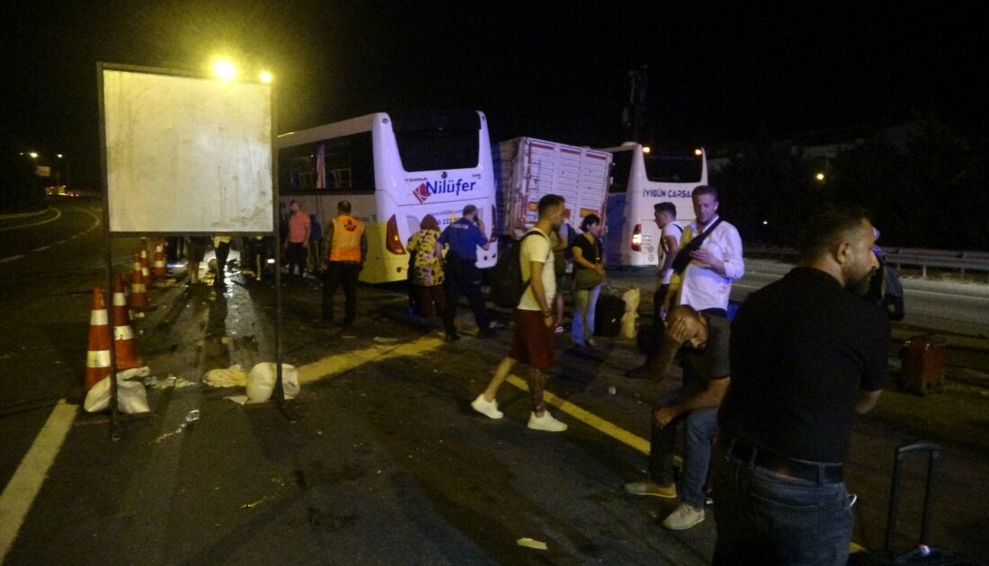 Kamyon ve yolcu otobüsü kazaya karıştı: 8 yaralı