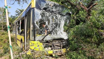 Bursa’da feci kaza! Belediye otobüsü şarampole uçtu