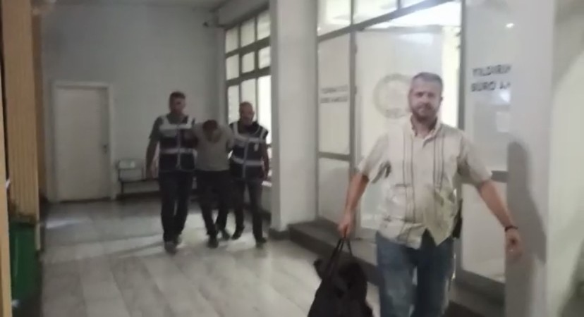 Bursa’da uyuşturucu servisi yapıyordu! Motokurye kıskıvrak yakalandı