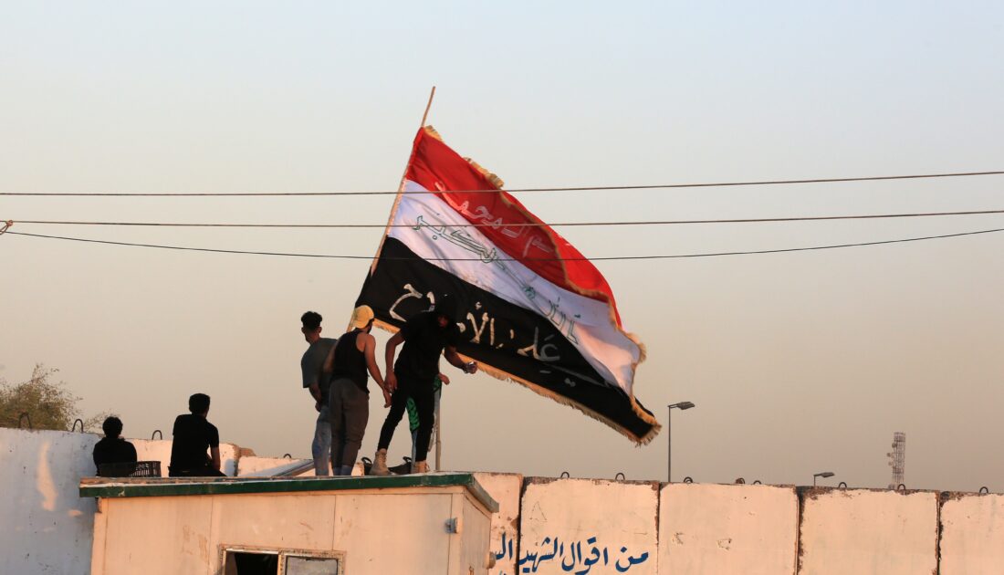 Sadr ‘bıraktım’ dedi, Bağdat karıştı: 13 ölü, 350 yaralı