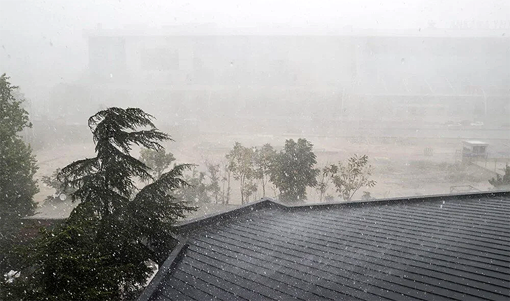 Ankara’da sağanak yağış: 1 kişi kolon devrilmesi nedeniyle hayatını kaybetti