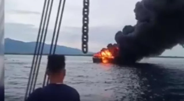 Filipinler’de 82 kişinin bulunduğu feribotta yangın