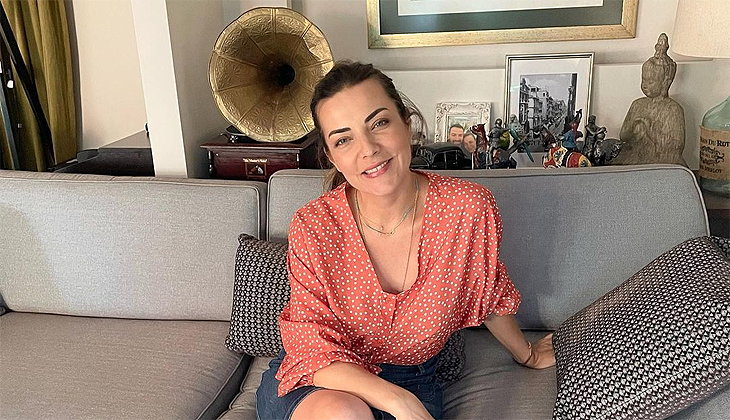 Burcu Kara karnı burnunda pozlarını ilk kez paylaştı