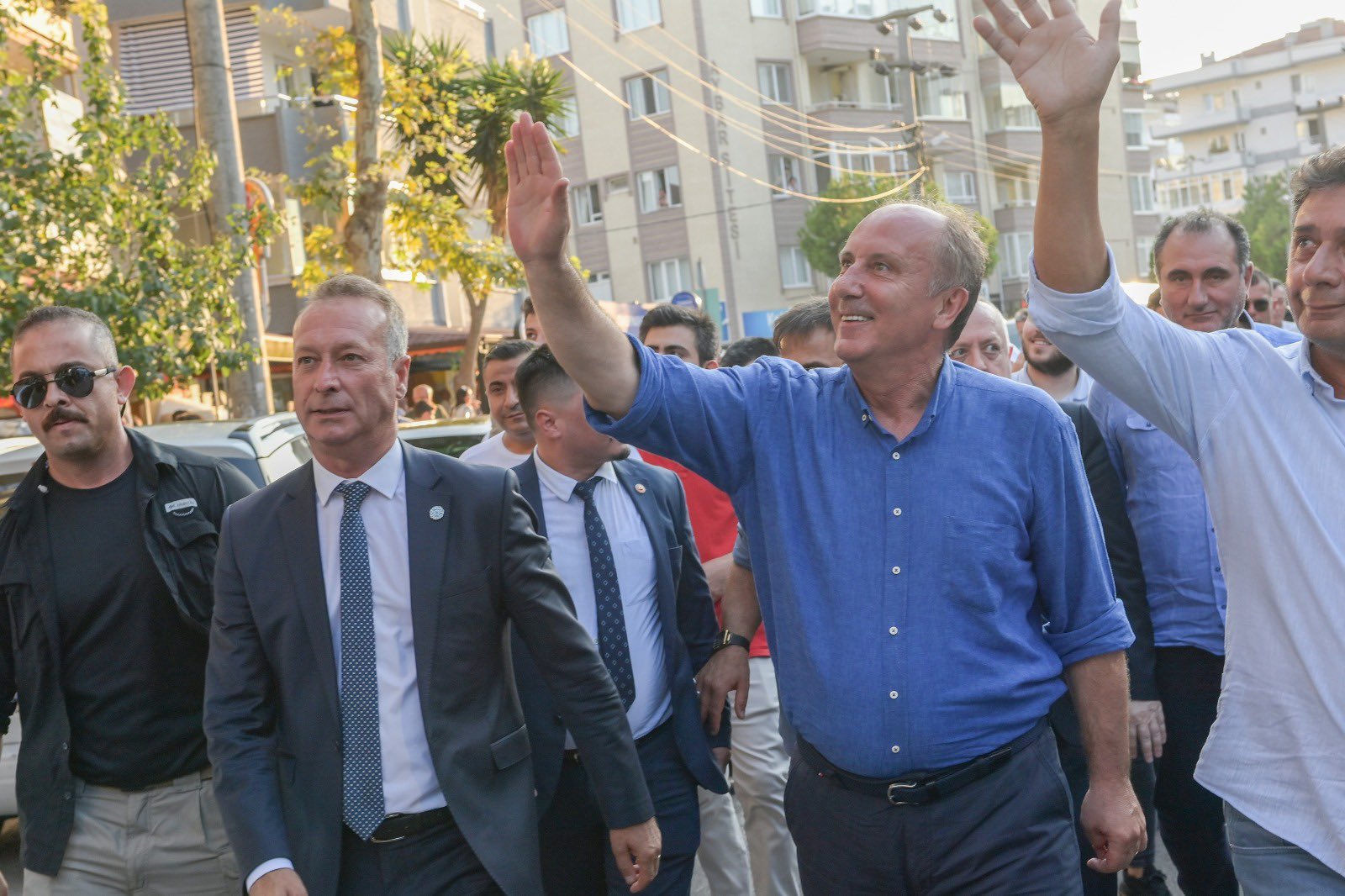 Muharrem İnce Bursa’da vatandaşla bir araya geldi