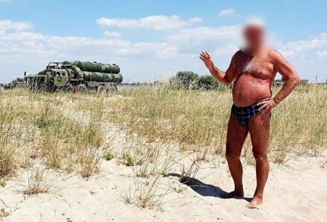 Rus turist yanlışlıkla Putin’in silahlarının yerini ifşa etti