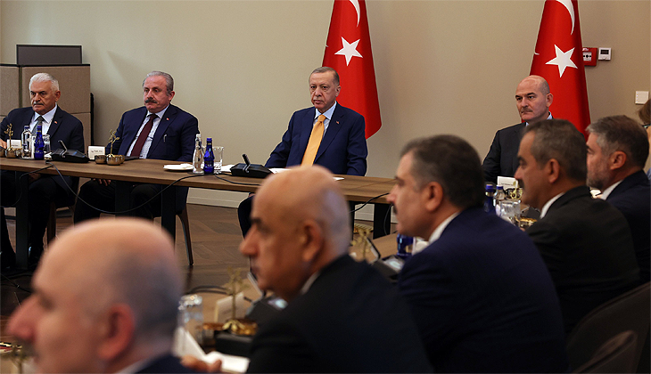 Erdoğan, Ahlat’ta bölge valileriyle bir araya geldi