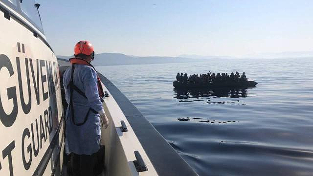 İzmir açıklarında 93 düzensiz göçmen kurtarıldı