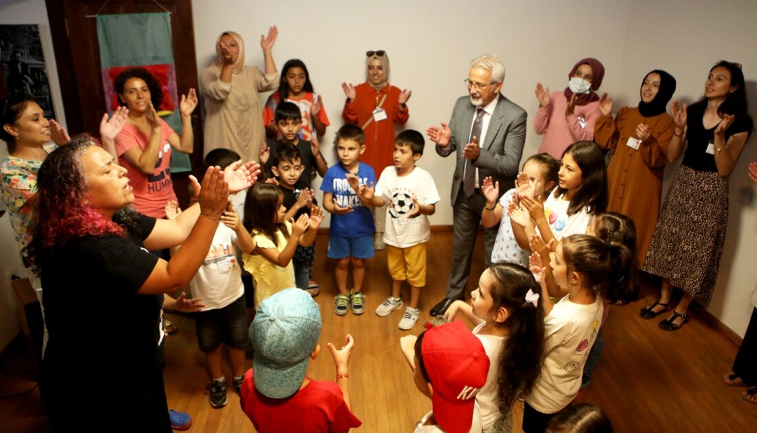 Nilüfer Belediye Başkanı Erdem, çocuklarla kütüphanede buluştu