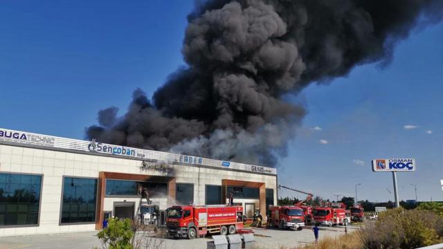 Konya’da boya fabrikasında yangın