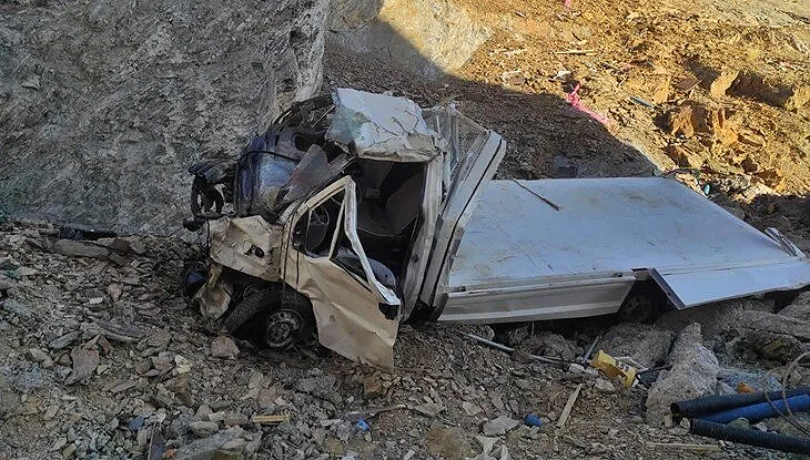 Konya’da kamyonet uçuruma yuvarlandı: 3 ölü