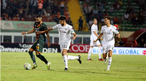 Alanyaspor, Beşiktaş karşısında 3-0’dan geri geldi