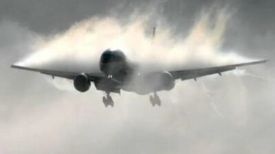 California’da 2 uçak havada çarpıştı: 2 ölü