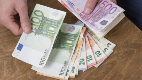 Euro, dolar karşısında konumunu kaybediyor