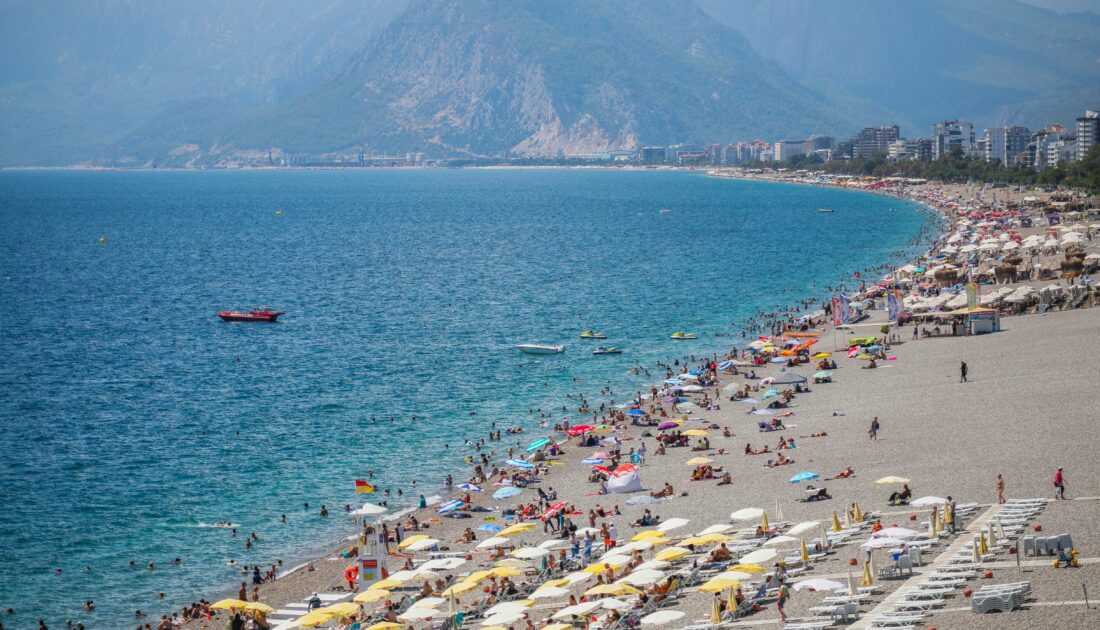 Antalya’da deniz havadan sıcak