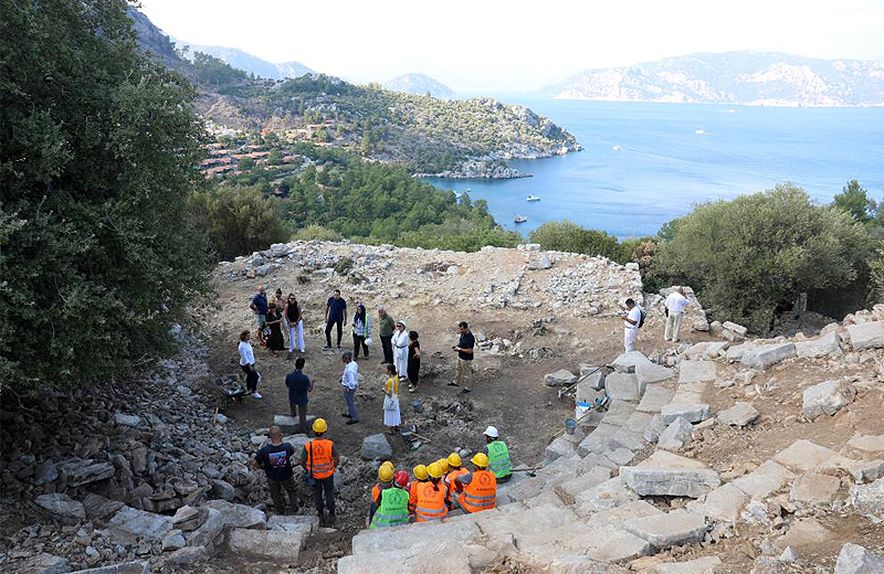 Amos Antik Kenti’nde tiyatro gün yüzüne çıkarılıyor