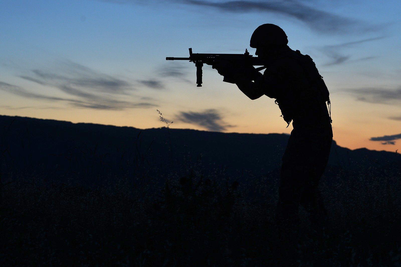 Pençe-Kilit Harekatı bölgesinde bir asker şehit