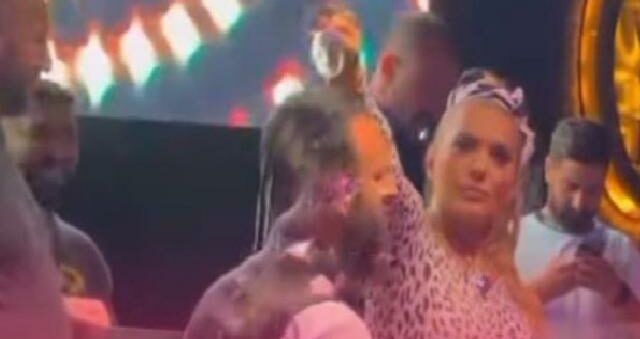 Demet Akalın’ın başından aşağı içki döktüğü garson konuştu: Gurur duydum