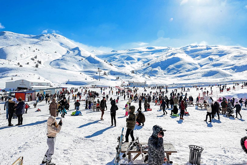 1 milyon Rus kışı Türkiye’de geçirecek! Kış turizmi için kollar sıvandı