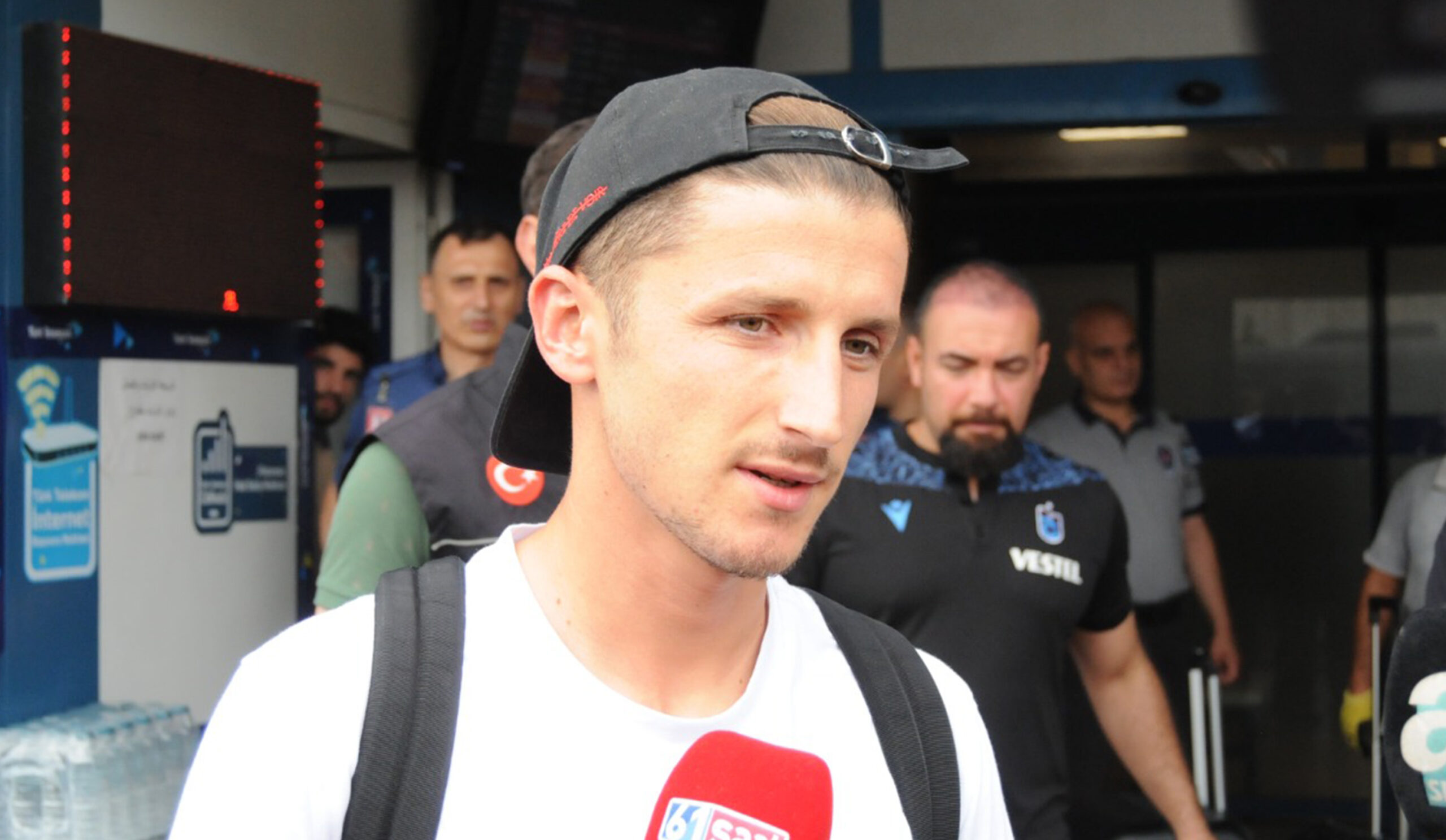Trabzonspor’un yeni transferi Bardhi, kente geldi