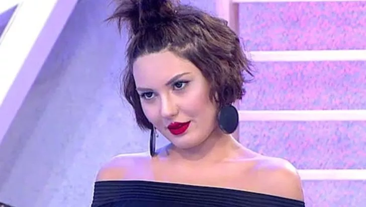 Bahar Candan ablasının mezuniyetini böyle kutladı