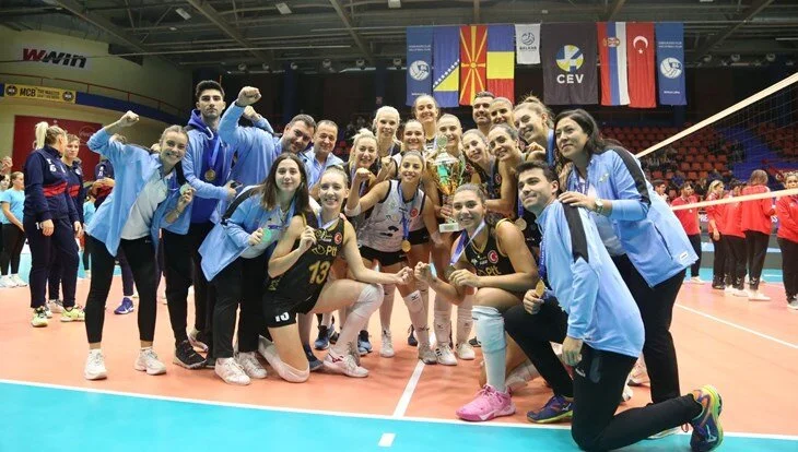 Voleybol Kadınlar Balkan Kupası’nda şampiyon PTT Spor