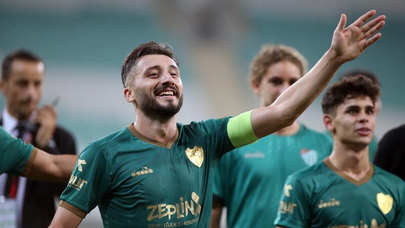 Cenk Şahin zirveye yerleşti!