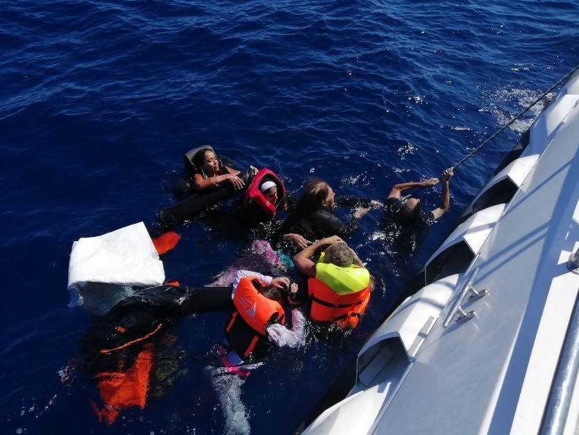 Türk karasularına geri itilen göçmenlerden 6 kişi hayatını kaybetti