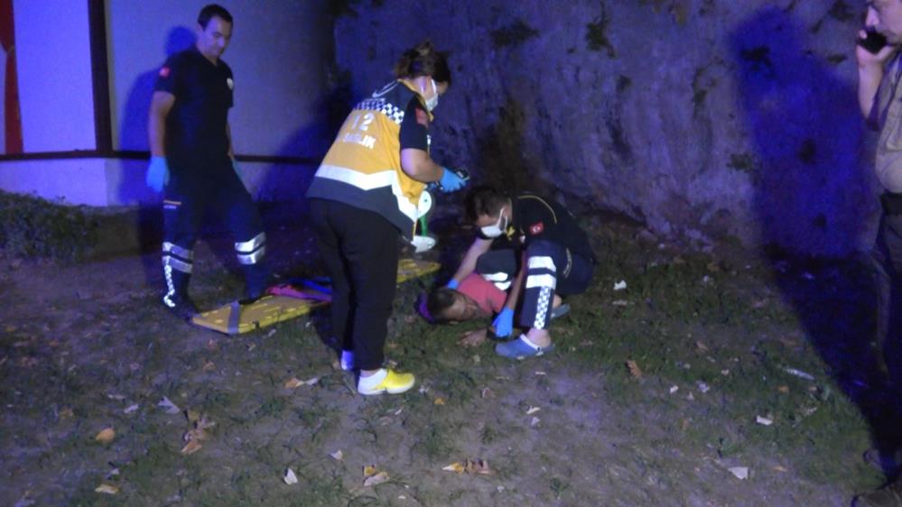 Bursa’da keyif için duvara çıktı, 5 metreden aşağı düştü!