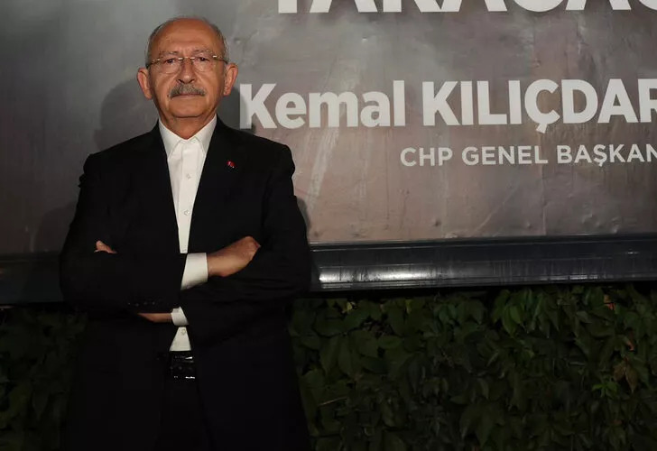 Kemal Kılıçdaroğlu reklam panosunun önünde poz verdi! Böyle sitem etti…