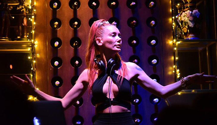 Bursa’da müziğin ritmini kadın DJ’ler belirledi