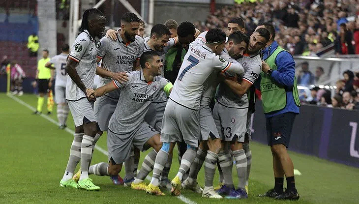 Başakşehir, İskoçya’da gol oldu yağdı