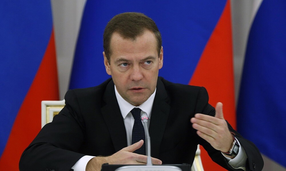 Medvedev: Almanya Rusya’ya hibrit savaş ilan etti