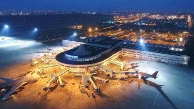 Bakan Karaismailoğlu: Havalimanlarımızda yazın 32 milyon 440 bin yolcuya hizmet verdik