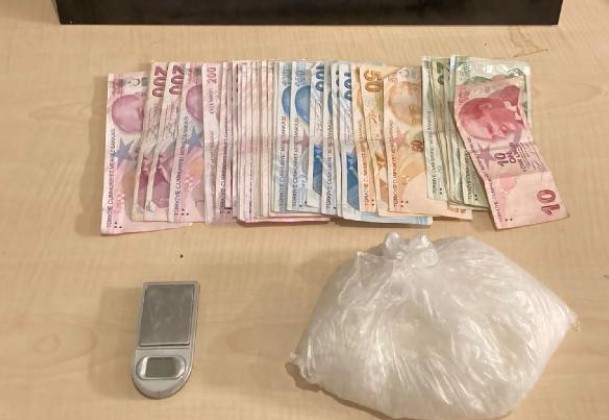 Bursa’da kıskıvrak yakalandı! Çantadan uyuşturucu çıktı