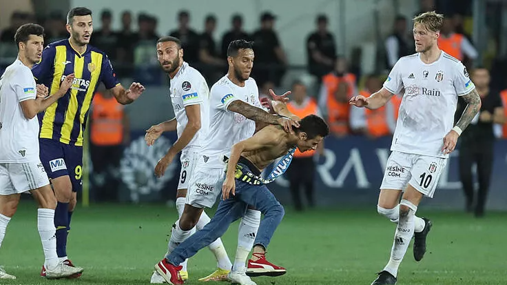 Beşiktaş Josef’in kırmızı kartının iptalini istiyor