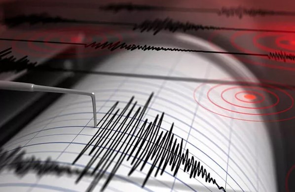Endonezya’da 6.1 büyüklüğünde deprem
