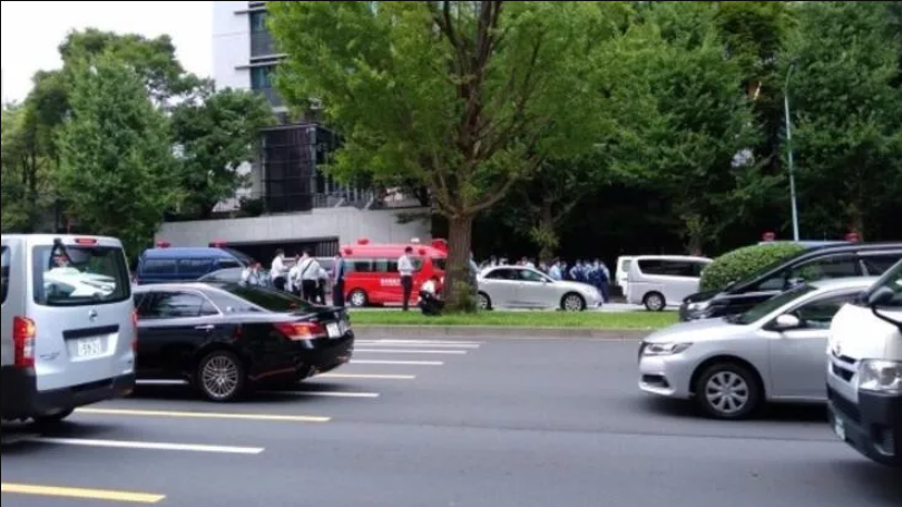 Shinzo Abe’nin cenaze törenini protesto etmek için kendini ateşe verdi