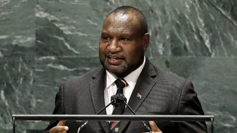 Papua Yeni Gine Başbakanı gazetelere ilan verdi: “Aramayın, e-posta atın”