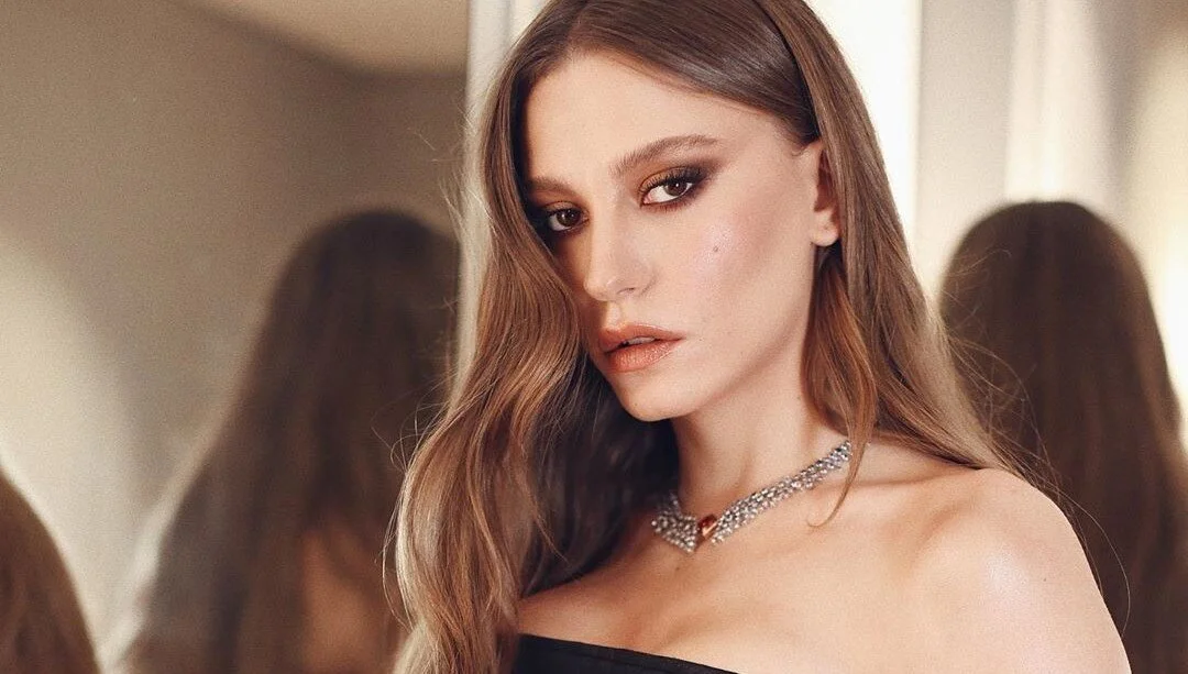 Serenay Sarıkaya siyah dantelli bikinisiyle olay oldu!