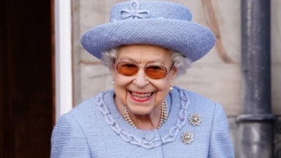 Kraliçe Elizabeth’in yeni bir portresi yayınlandı