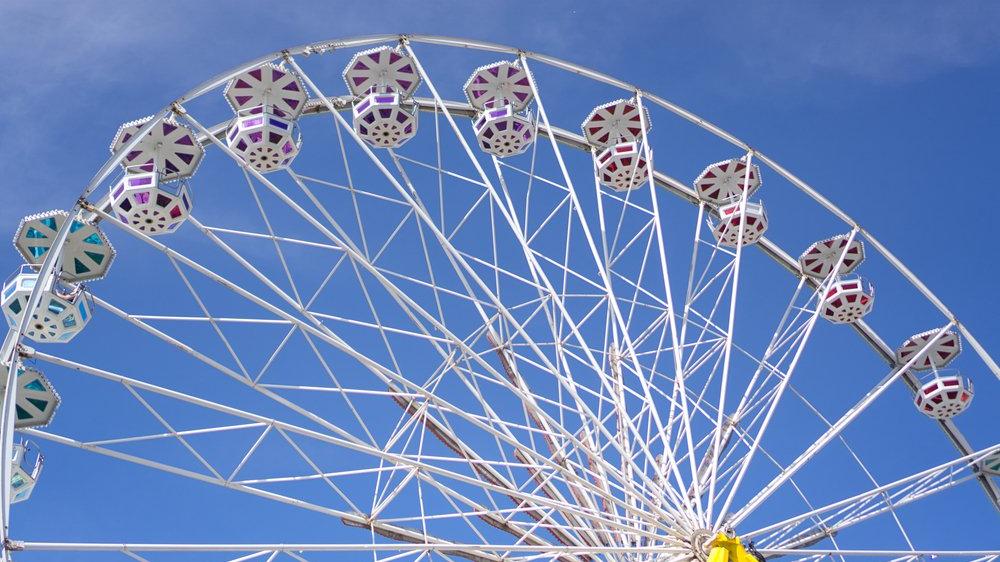 Hindistan’da lunaparktaki dönen salıncak düştü: 13 yaralı