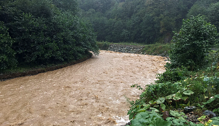 Rize’de sağanak etkili oldu