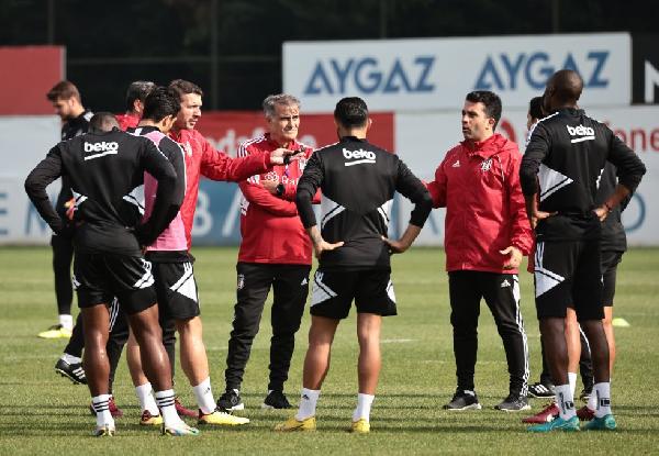 Beşiktaş, derbi hazırlıklarına ara vermeden başladı