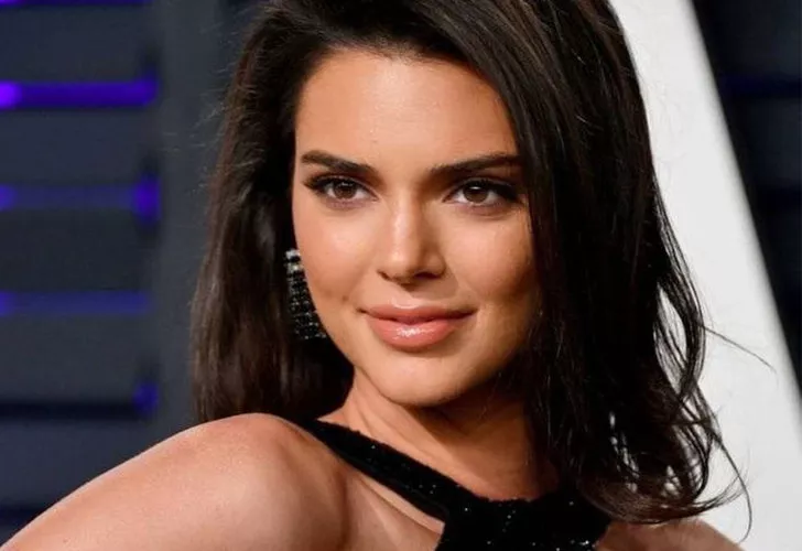Kendall Jenner bu sefer banyodan paylaştı