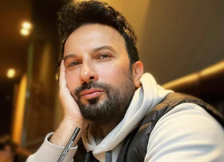 Tarkan ‘tuhaf ruh halinden’ notuyla paylaştı!