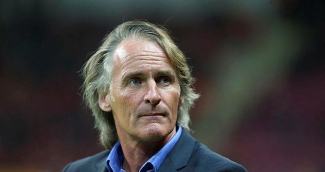 İskenderunspor’da Riekerink ile yollar ayrıldı İskenderunspor’da Riekerink ile yollar ayrıldı